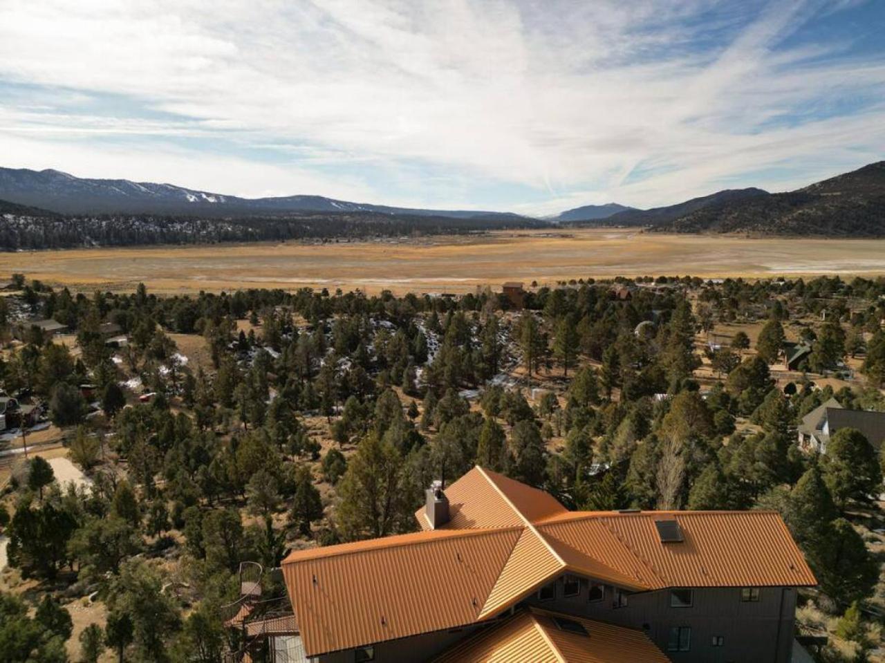 Steel Pine Lodge A Rustic Mountain Retreat Views Baldwin Lake 외부 사진