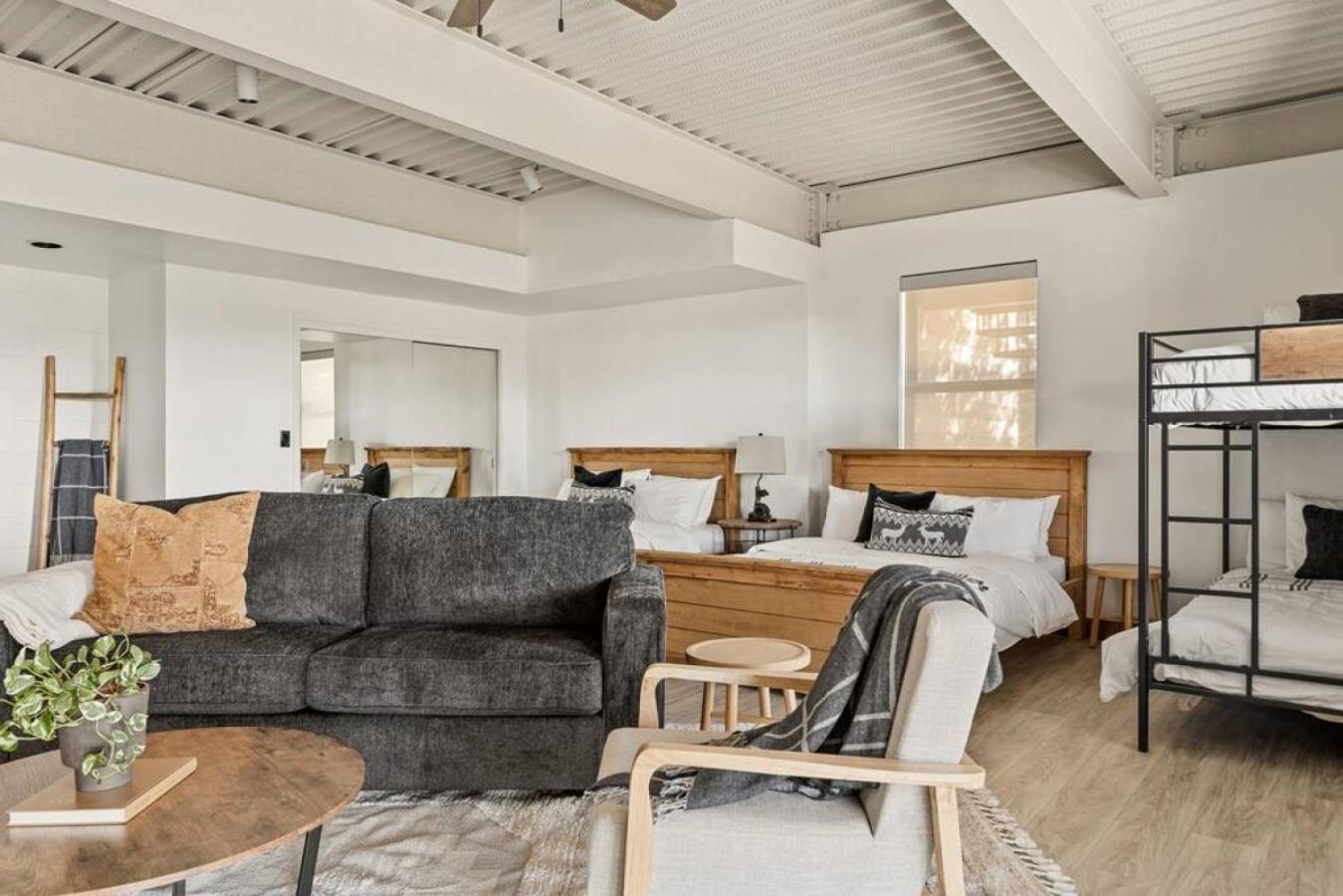Steel Pine Lodge A Rustic Mountain Retreat Views Baldwin Lake 외부 사진