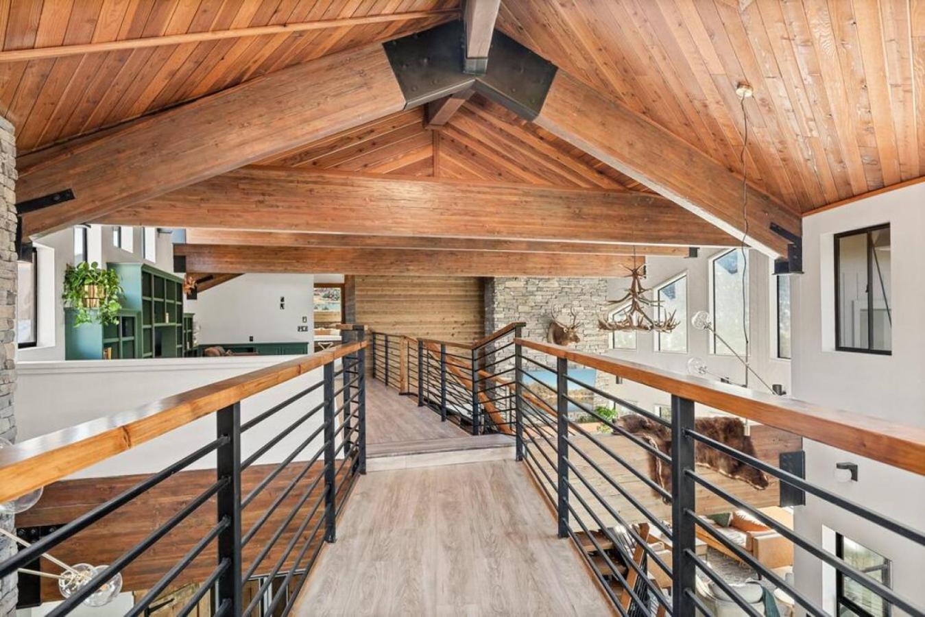 Steel Pine Lodge A Rustic Mountain Retreat Views Baldwin Lake 외부 사진