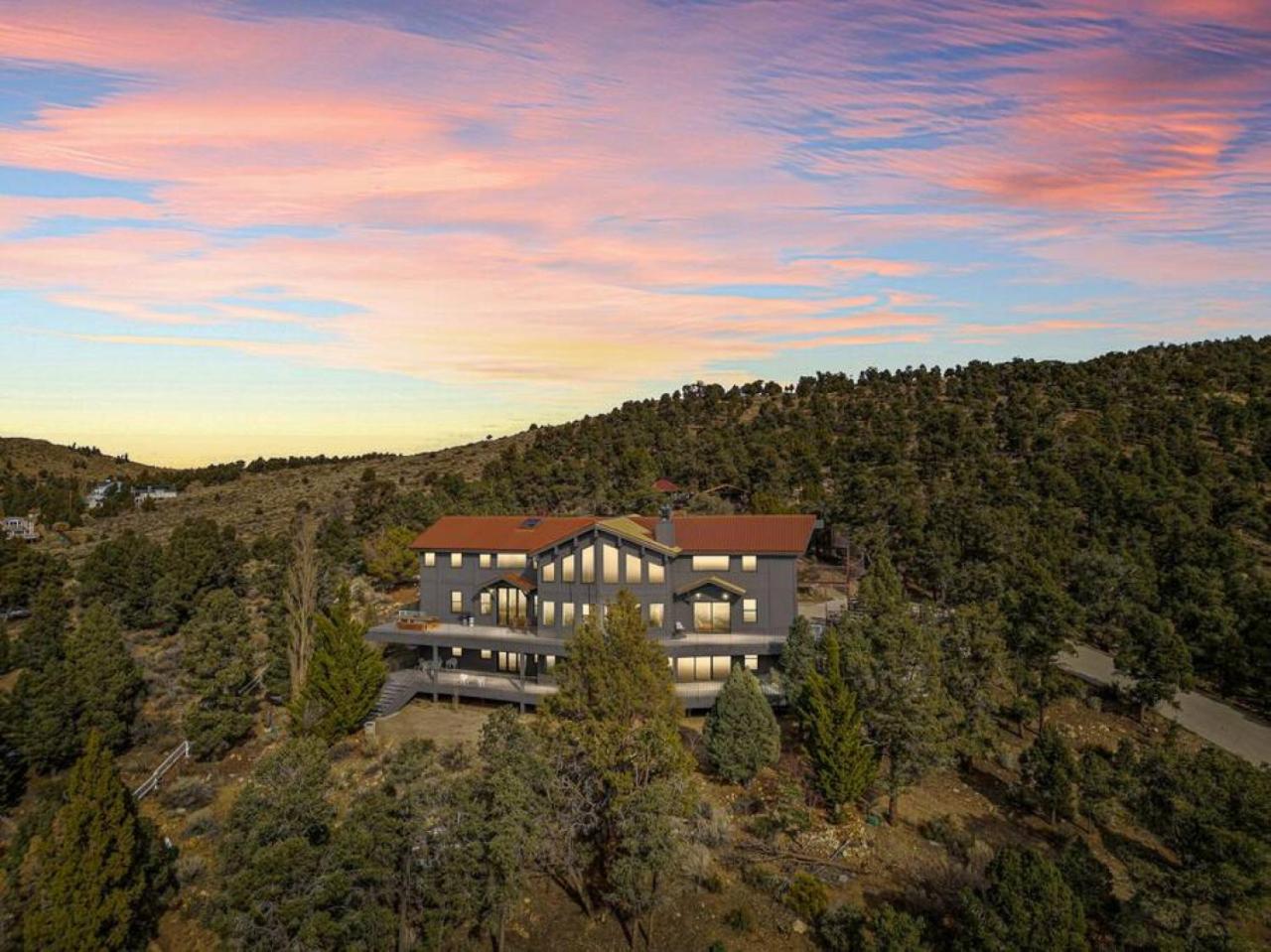Steel Pine Lodge A Rustic Mountain Retreat Views Baldwin Lake 외부 사진